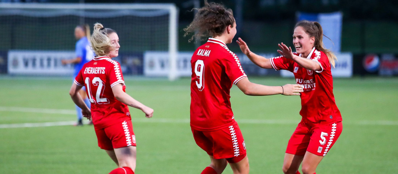 FC Twente Vrouwen knokt zich terug en plaatst zich voor play-offs