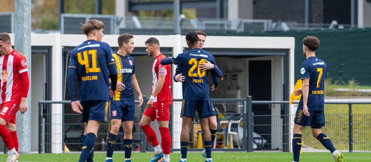 FC Twente oefent tegen Rot-Weiss Essen, 1-2 zege