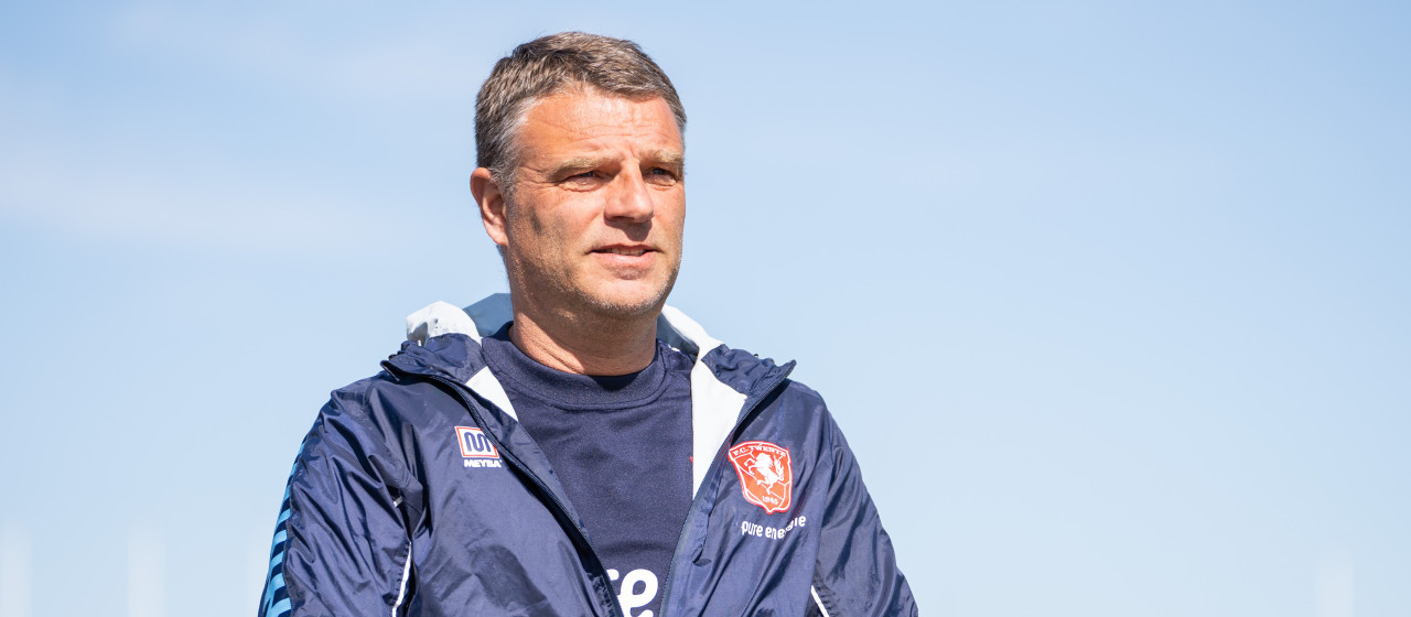 Assistent–trainer Andries Ulderink vertrekt bij FC Twente