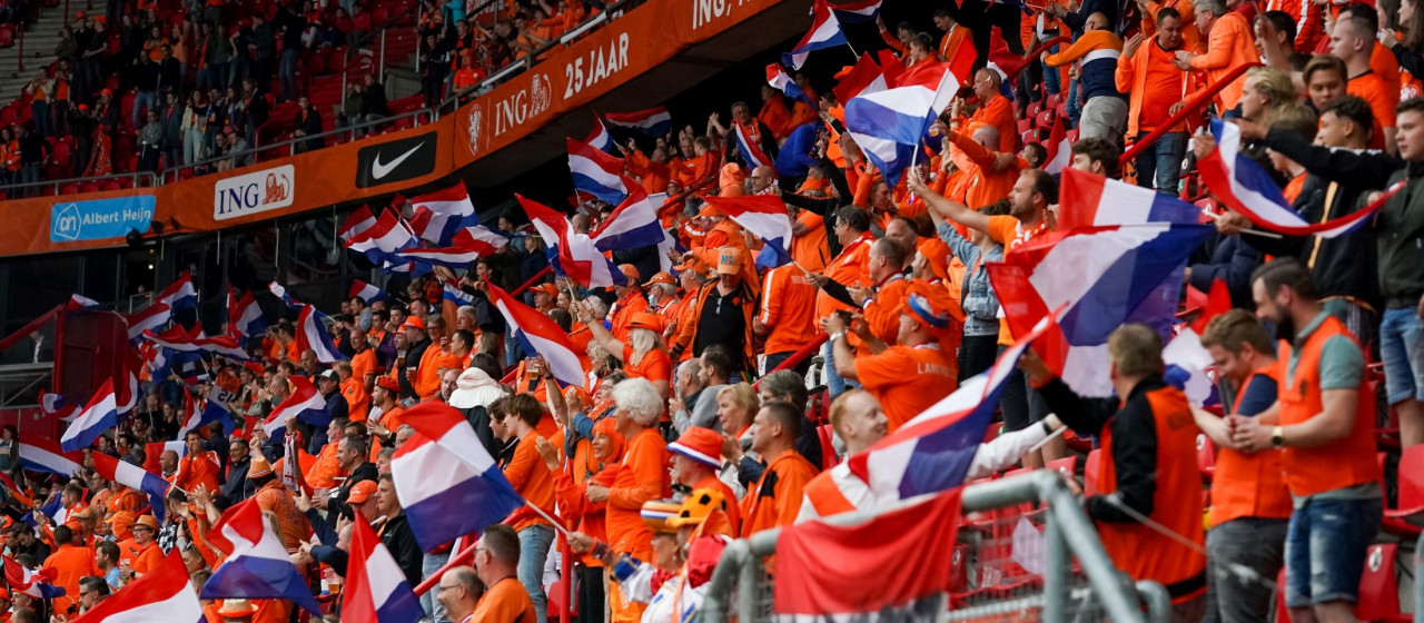 Oranje wint in Enschede